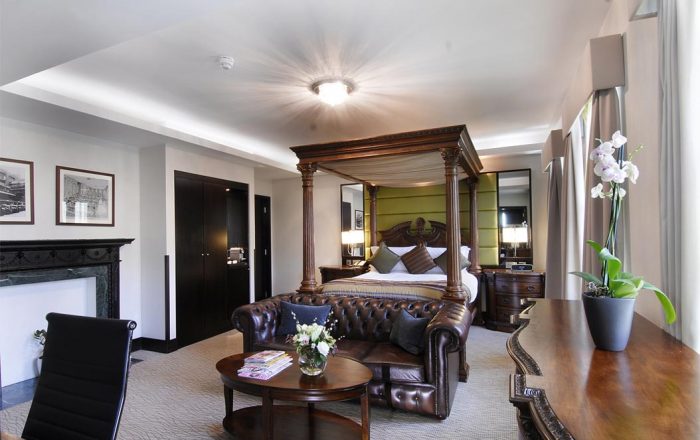 the_montcalm_at_the_brewery_london_city_four poster bedroom 11